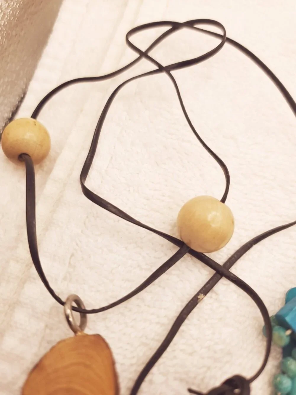 5 Kids Necklaces, items # B-1222- 12226.  , wt  142 gram.